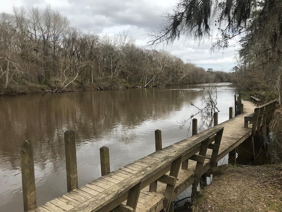 2nd image of 1899 River Dr