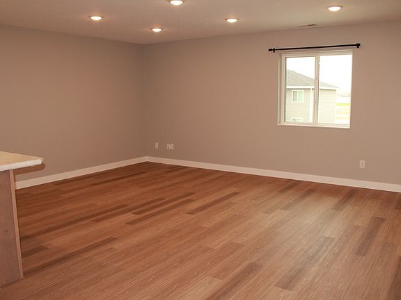 3rd image of 1801 Cypress Ave #2