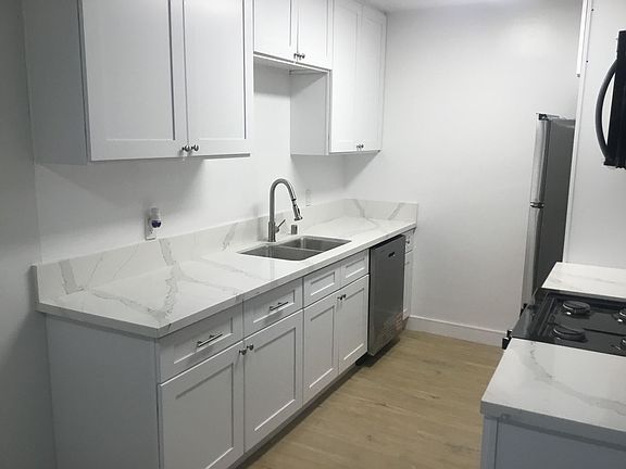 5th image of 3521 Mentone Ave #7