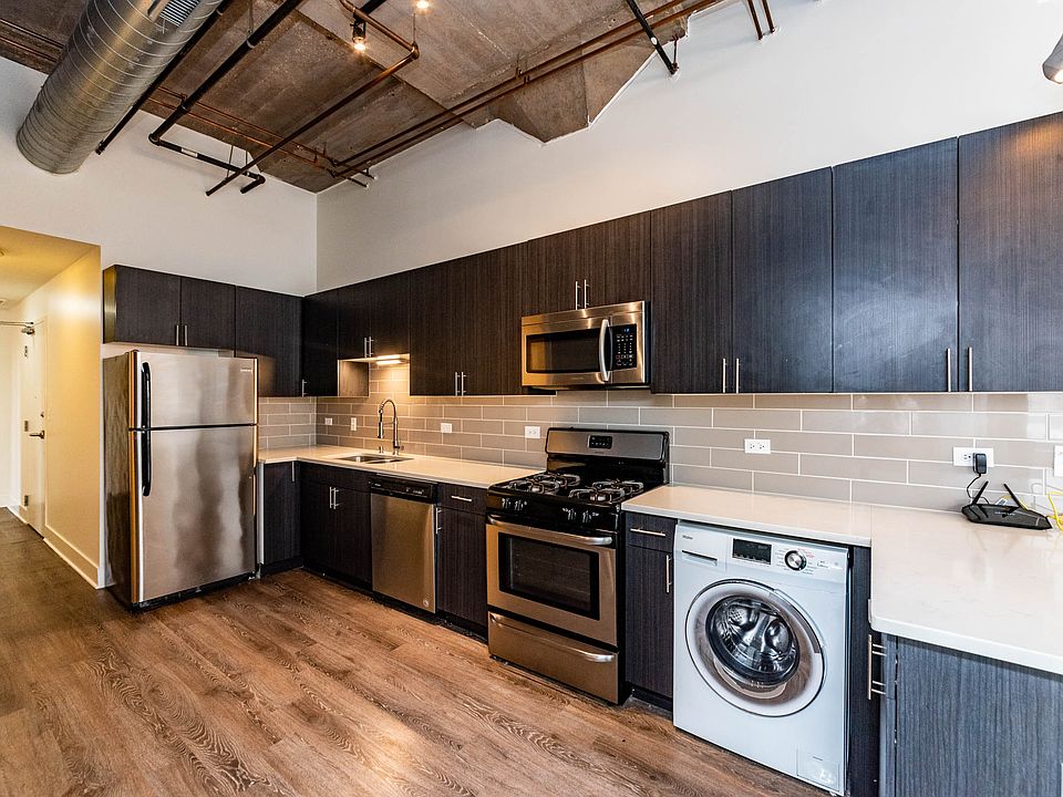 1st image of 2036 S Michigan Ave #401