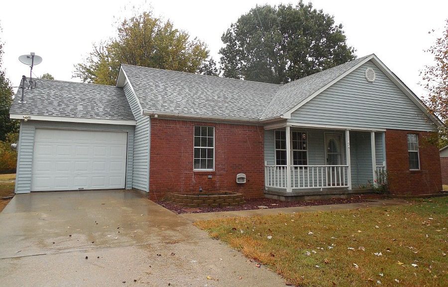 1st image of 42 Cane Creek Ln