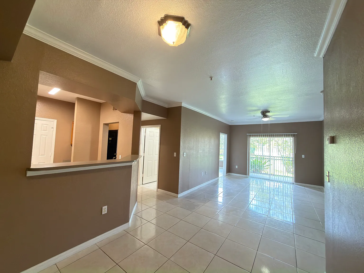 2 bed, 1062 sqft, $1,500 — Photo 3