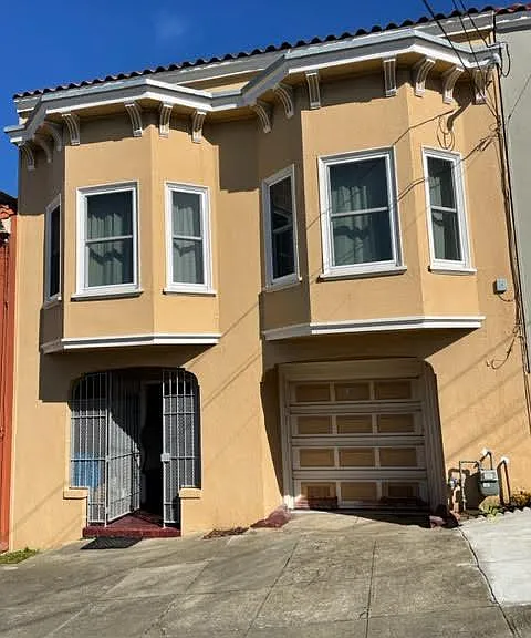 146 Ashton Ave — Photo 1