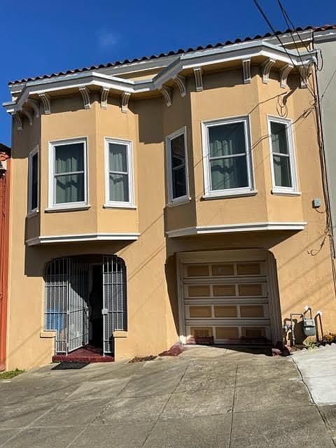 1st image of 146 Ashton Ave