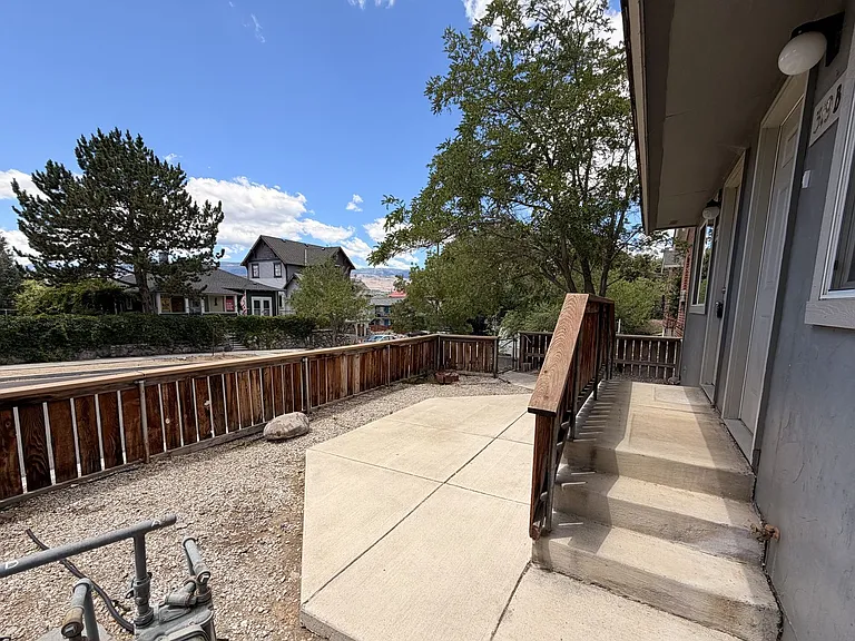 319 Thoma St #B — Photo 18