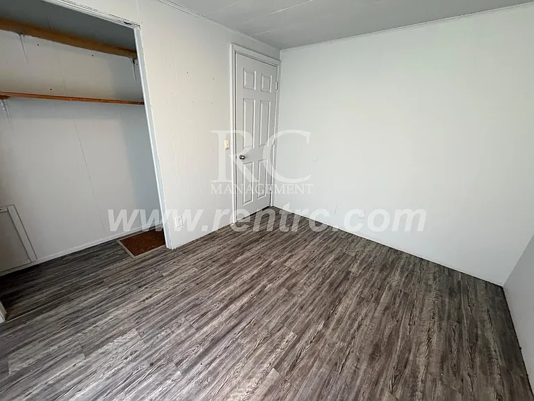 104 Center St — Photo 11
