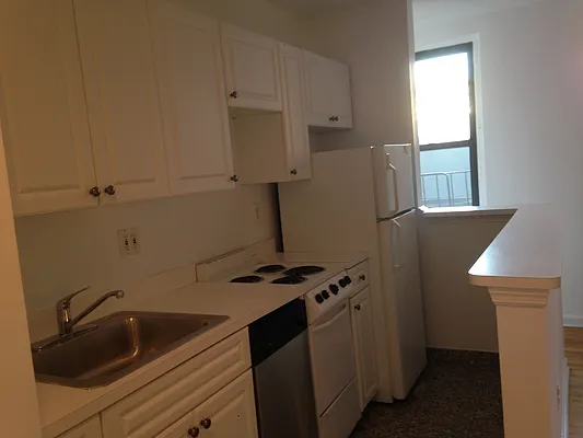 Rented by ELK Investors | media 35