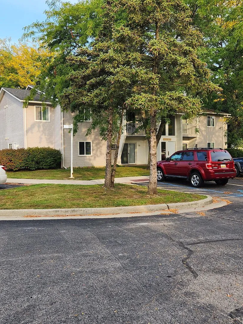 Britton Apartments — Photo 3