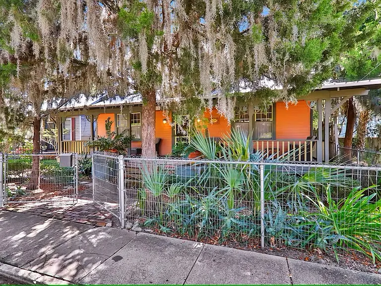 11 Myrtle Ave — Photo 2