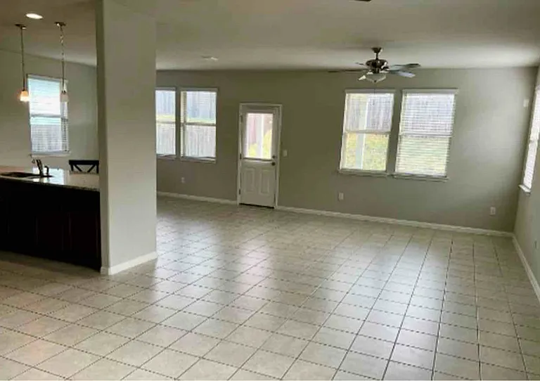 400 Eagle Brook Ln — Photo 5