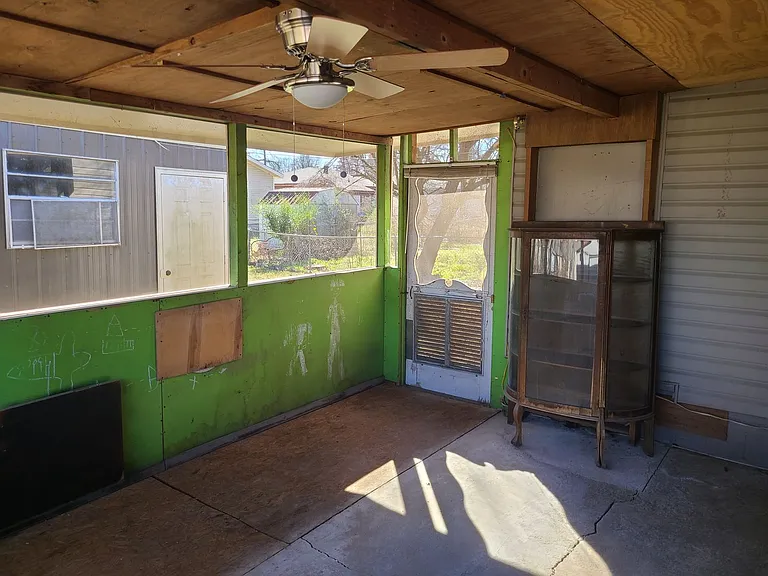 604 Ellen Dr — Photo 26