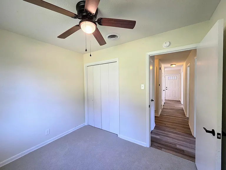 217 Ross Ave — Photo 9