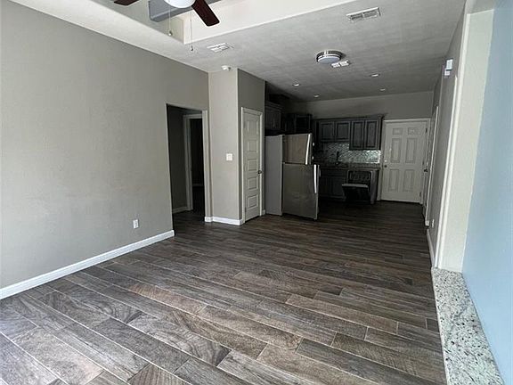 3rd image of 2604 E Garfield Ave APT 4