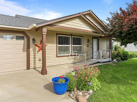 2nd image of 1538 NE 13th St