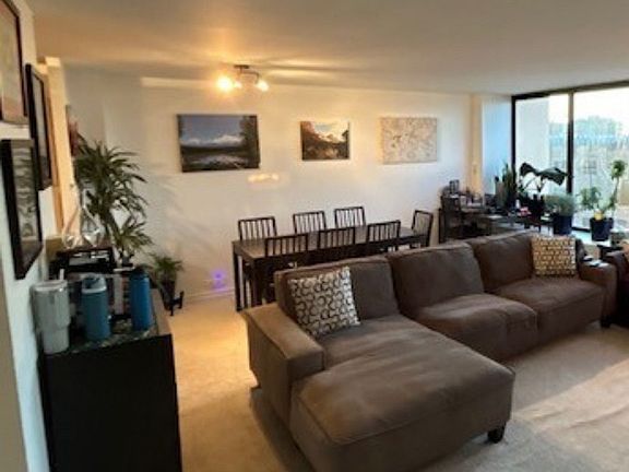 4th image of 2800 N Lake Shore Dr #60657