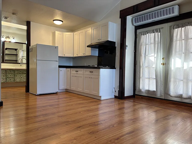 N Birch Ave — Photo 9