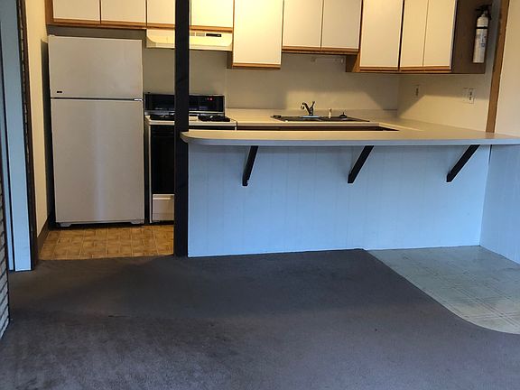 2nd image of 2022 Longyear Ave #2D
