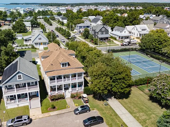 11 Park Row Cpe, Cape Charles, VA 23310