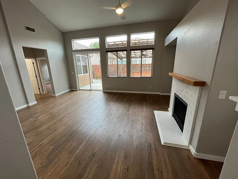 3211 N Memory St — Photo 6