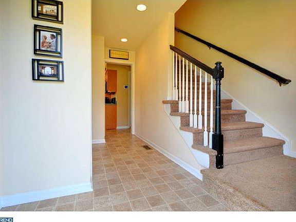 5th image of 382 Loomis Ave