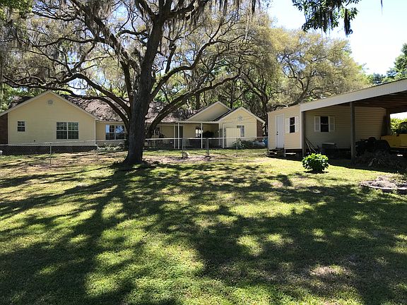 Shady backyard to lake