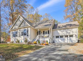 7465 Buchanan Dr, King George, VA 22485