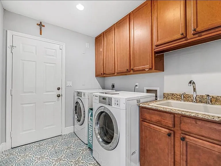 97 W Palm Ave — Photo 11
