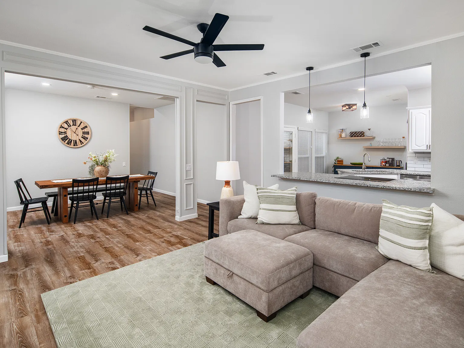 3 bed, 1723 sqft, $2,850 — Photo 3