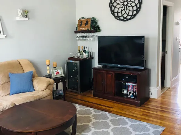 11 Knowlton St #1, South Boston, MA 02127