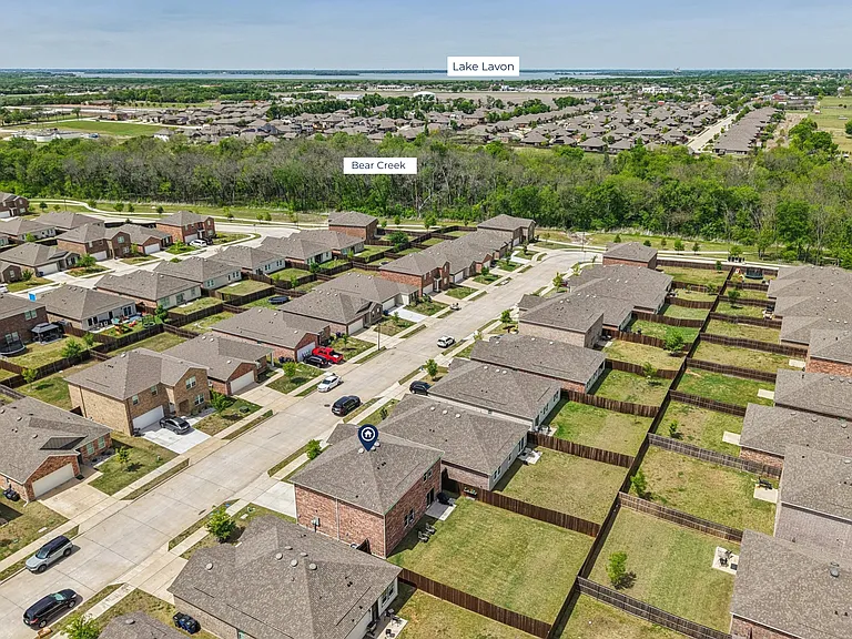 770 Yorkshire Dr — Photo 7