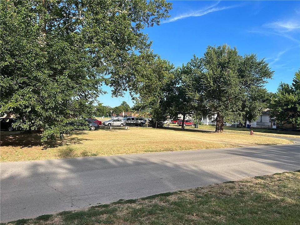 1st image of 1128 W Iowa Ave #5