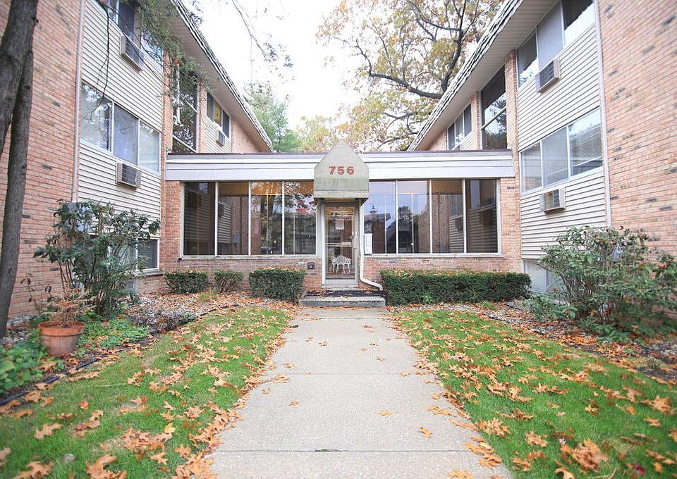 Entrance to the building