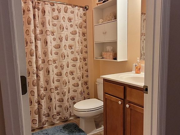 4th image of 9157 Sunshine Dr