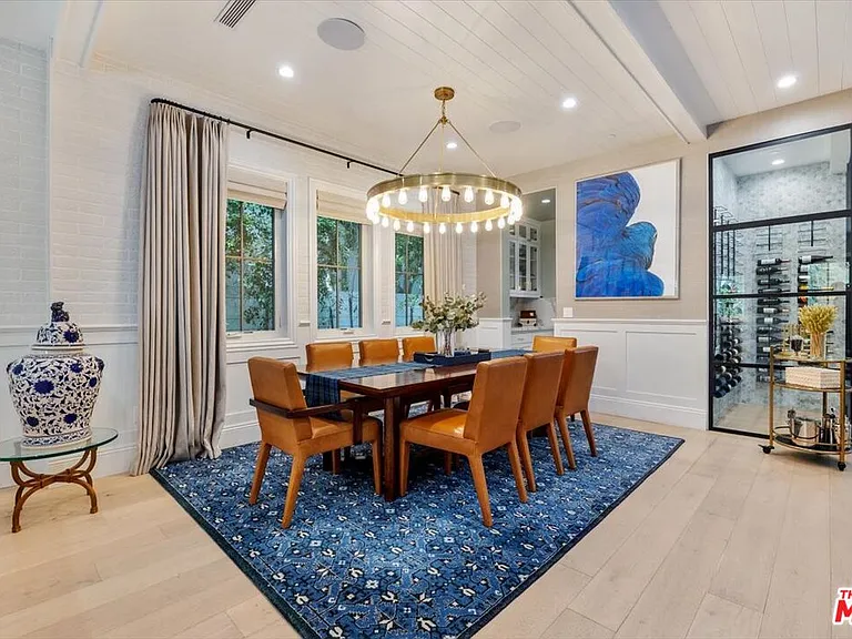 4225 Alcove Ave — Photo 8