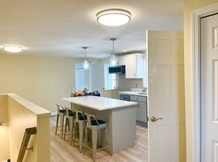 3 Weir St, Branford, CT 06405