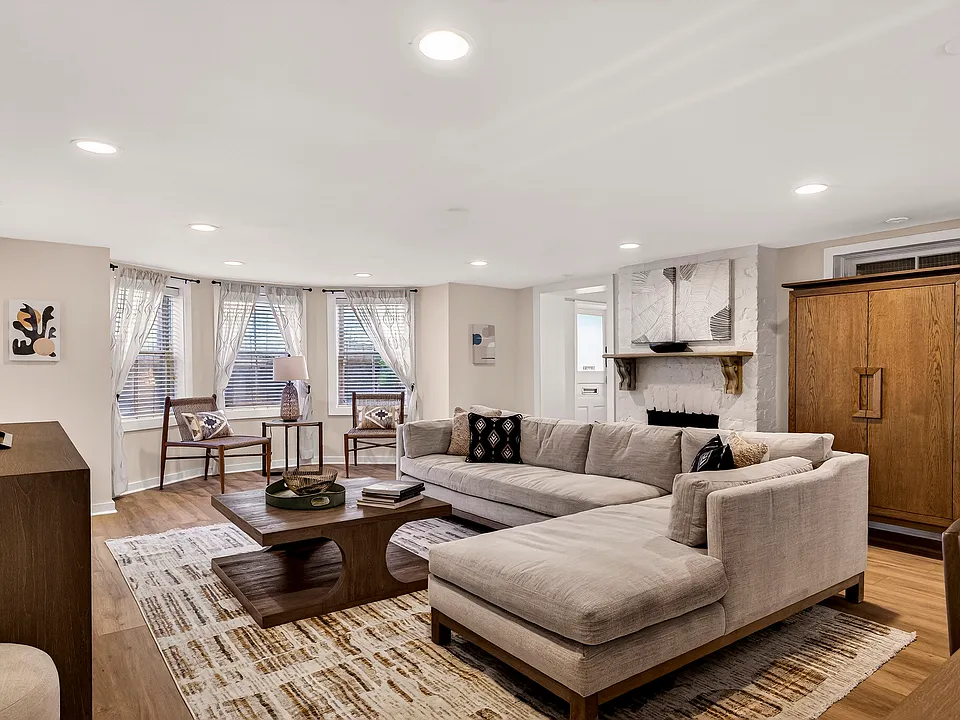 17 W Park Ave #2