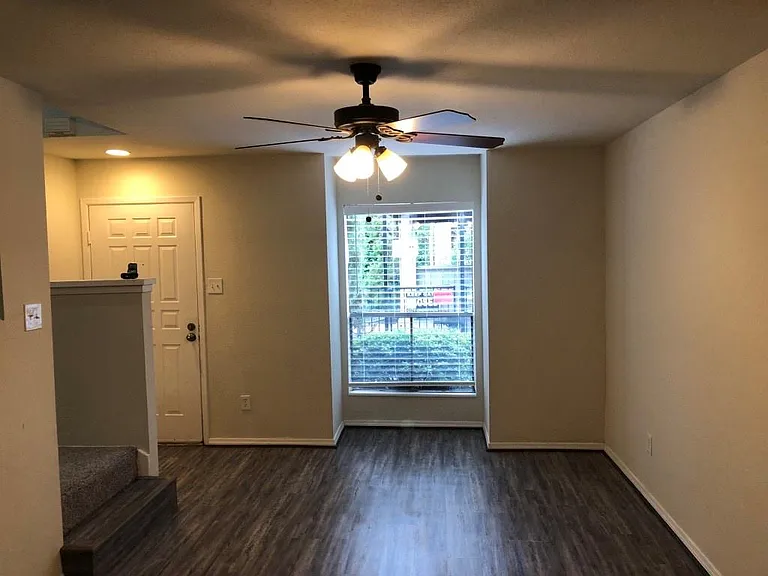 2100 S Wilcrest Dr #121 — Photo 2