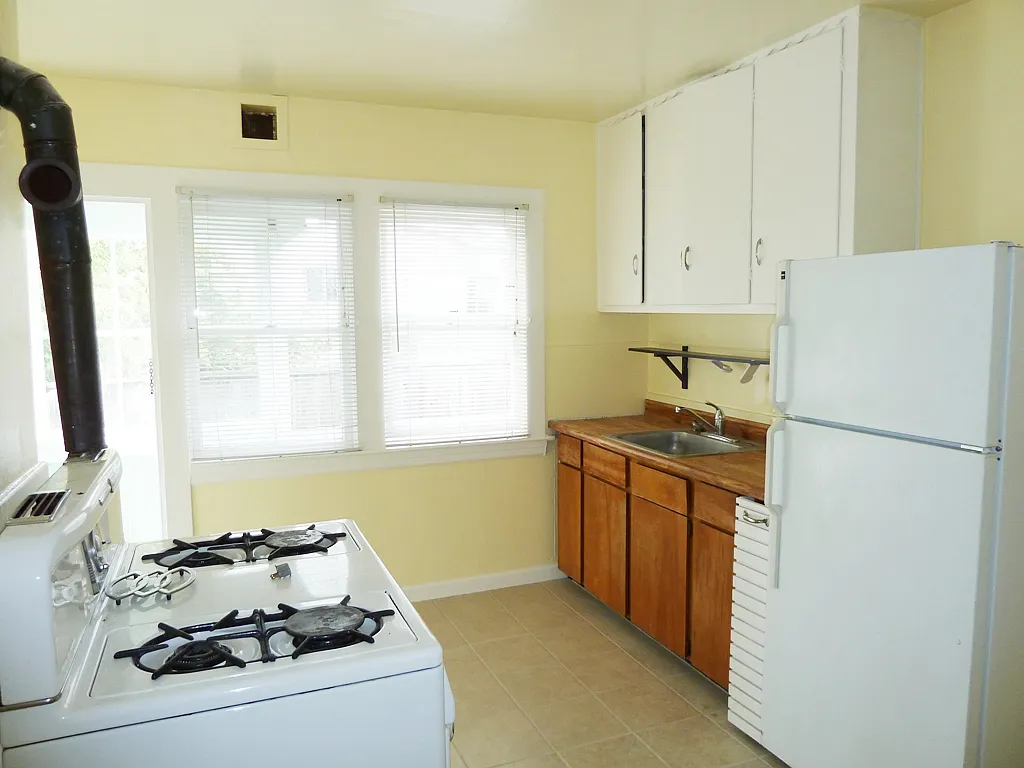 1538 Lexington Ave — Photo 4