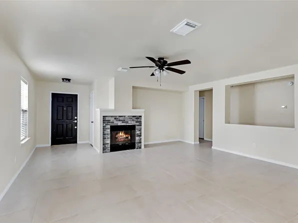 10423 Briar Patch St, Baytown, TX 77523