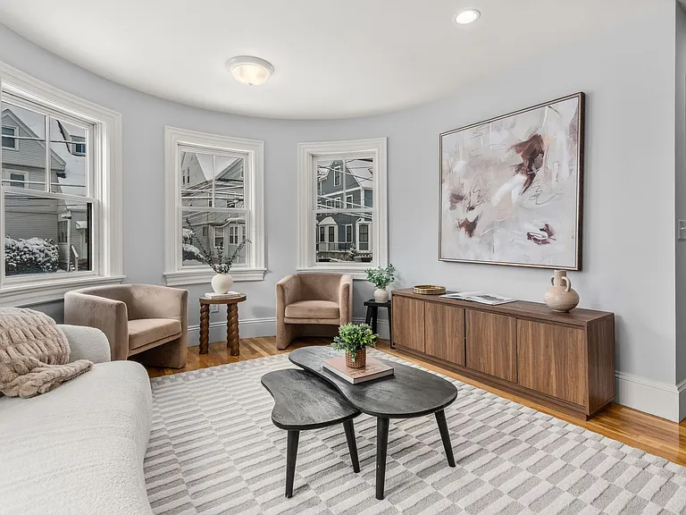 80 Linden St #1 — Photo 2