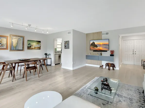6812 Willow Wood Drive #805, Boca Raton, FL 33434