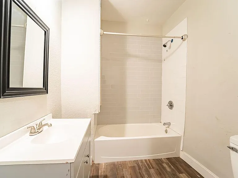 720 Main St — Photo 9