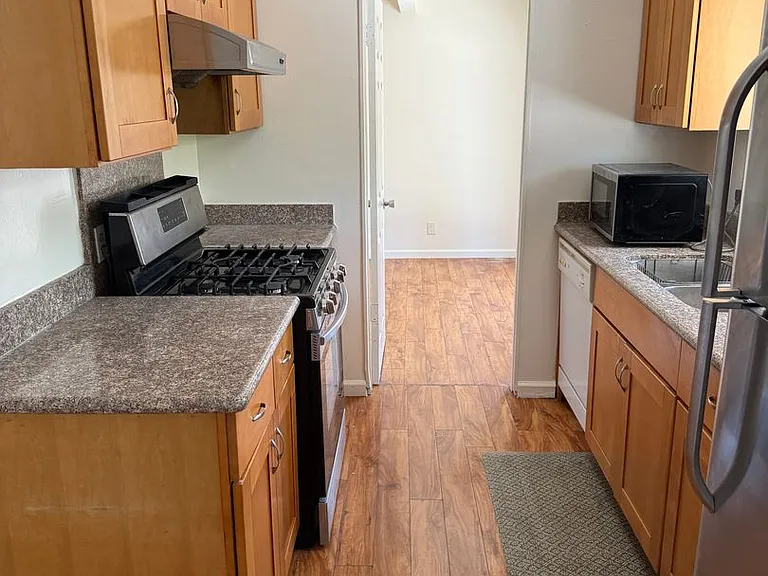 3893 Clough Ave — Photo 9