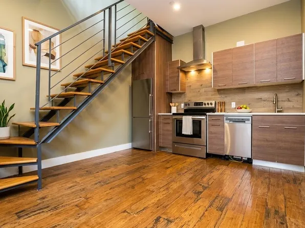 1815 Putnam Avenue image 1 of 27