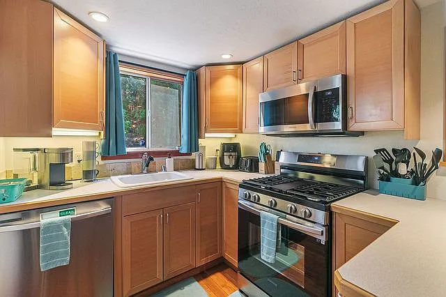 144 Silver Spruce Dr #1 — Photo 5