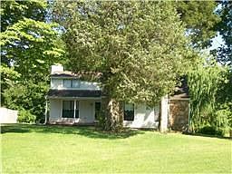 Welcome home to 209 Greenlawn Ct.