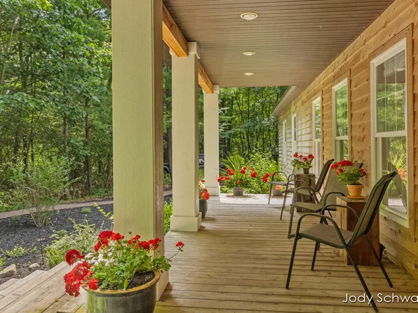 11683 Bevins Rd, Montague, MI 49437