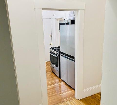 From the entrance - Hallway and Kitchen