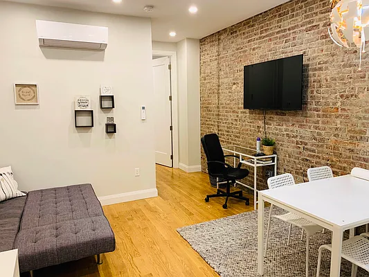 Rented by Voro New York | media 4