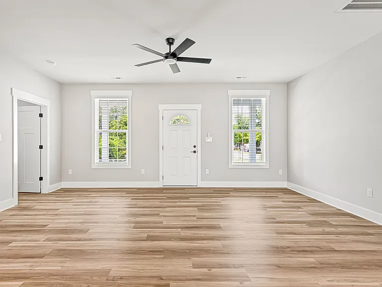 8269 Wonderland Ln — Photo 33